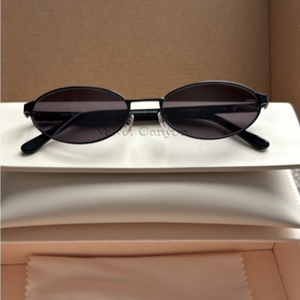 Velvet Canyon Musettes Black Oval Sunglasses